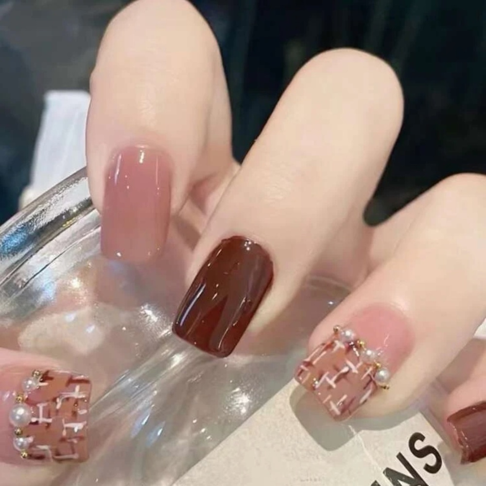 24pcs Short Square Bean Paste Faux Pearl Press-on Nails